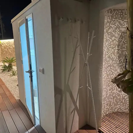 بيت ضيافة Villamaresicilia E Stanze Nel Lungomare إيسبيكا