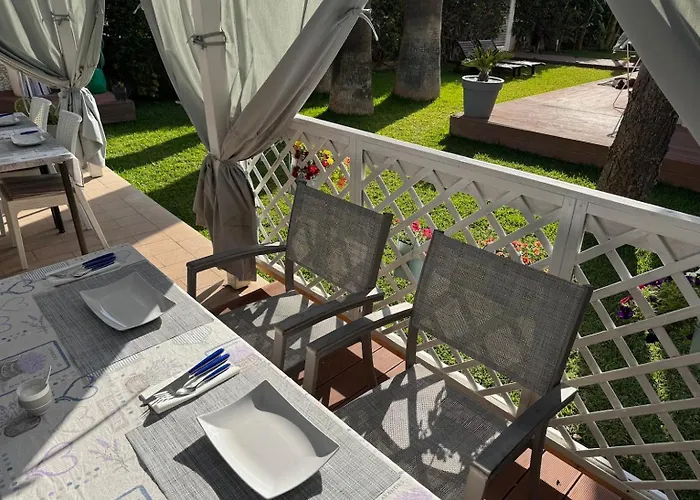 بيت ضيافة Villamaresicilia E Stanze Nel Lungomare