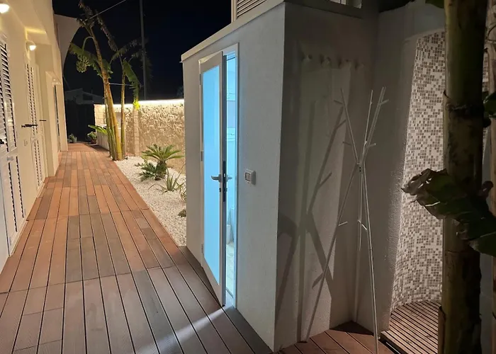 بيت ضيافة Villamaresicilia E Stanze Nel Lungomare إيسبيكا
