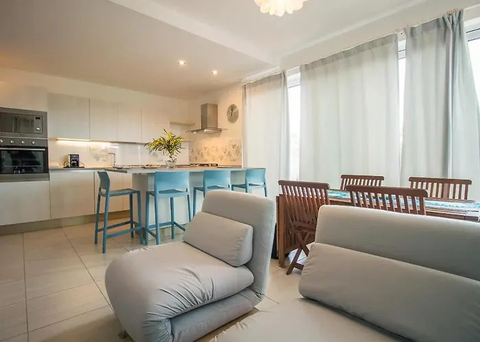 بيت ضيافة Villamaresicilia E Stanze Nel Lungomare 4*