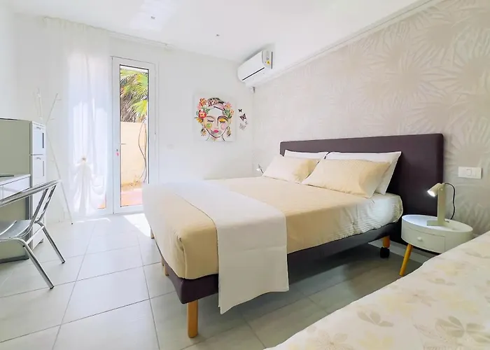 Villamaresicilia E Stanze Nel Lungomare إيسبيكا