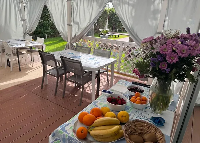 بيت ضيافة Villamaresicilia E Stanze Nel Lungomare إيسبيكا