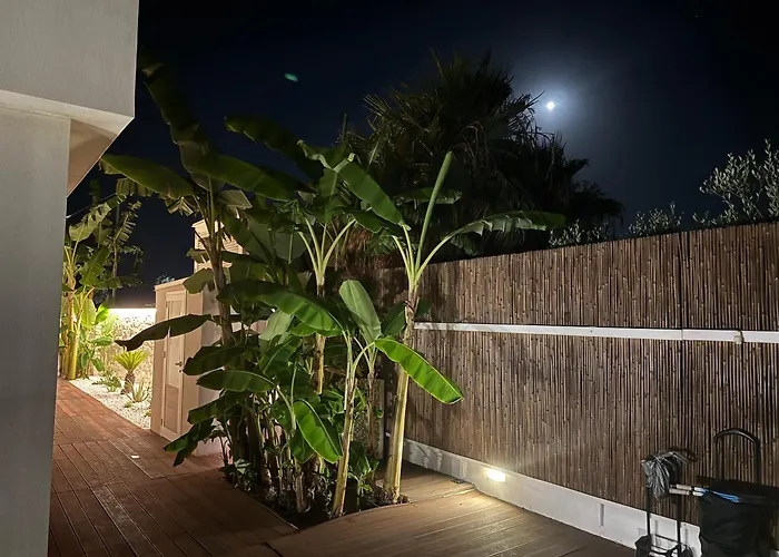 بيت ضيافة Villamaresicilia E Stanze Nel Lungomare إيسبيكا